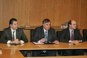 Συνάντηση Χατζηδάκη με τη διοίκηση της ΕΘΕΛ για την ασφάλεια των λεωφορείων