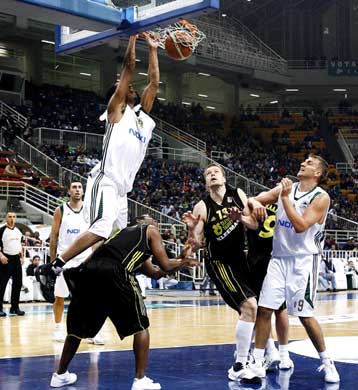 Παναθηναϊκός και Πανελλήνιος παραμένουν στην κορυφή, νίκες Πανιωνίου και ΑΕΛ