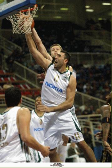 Ο Παναθηναϊκός έχτισε, γκρέμισε και τελικά νίκησε τον Αρη με 81-76