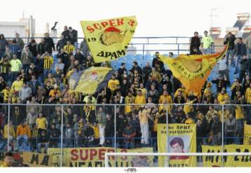 «Πύρρειος» νίκη για τον Αρη, 2-1 τον Ατρόμητο τελειώνοντας με εννέα παίκτες