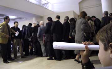 Πέραν κάθε προσδοκίας ήταν η συμμετοχή των πολιτών στις εκλογές του ΠΑΣΟΚ