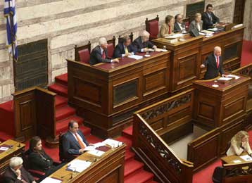 Για τον εκλογικό νόμο η πρώτη σύγκρουση ΠΑΣΟΚ – κυβέρνησης μετά την 11η Νοεμβρίου