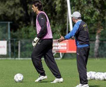 Δυσαρέσκεια στην ΑΕΚ για τις δηλώσεις Ριβάλντο και επεισόδιο Φερέρ-Μορέτο