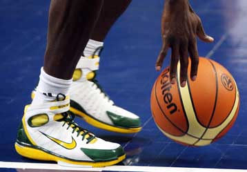 Στα χιόνια και στα δύσκολα Ολυμπιακός και Αρης