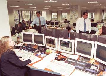 Επιβράδυνση του ρυθμού ανάπτυξης στο 3,6% προβλέπει το ΔΝΤ για την Ελλάδα το 2008