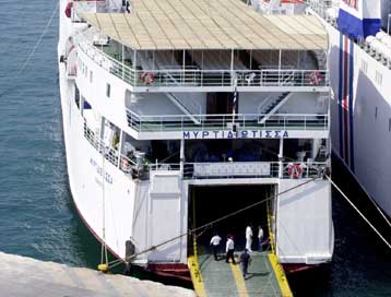 Ξεκινούν τα ακτοπλοϊκά δρομολόγια από τον Πειραιά προς Κύθηρα και Αντικύθηρα