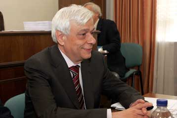 Προβληματισμός στη Βουλή για το προσχέδιο του ΥΠΕΣ που αφορά στην ψήφο των ομογενών