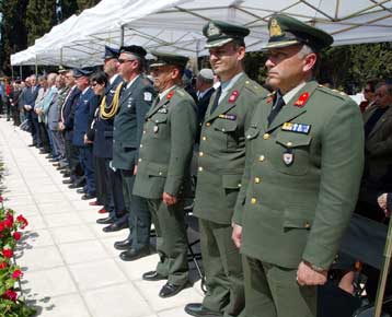 Αύξηση 8,18% θα λάβουν από 1/1/08 οι μόνιμοι στις Ένoπλες Δυνάμεις