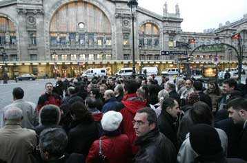 Χάος στη Γαλλία λόγω της μεγάλης απεργίας των εργαζομένων στα μέσα μεταφοράς