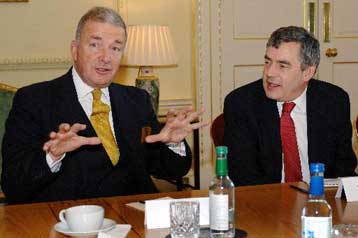 Η Βρετανία ενισχύει τις άμυνες απέναντι στον «καρκίνο» της τρομοκρατίας