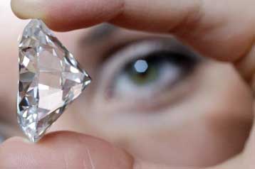 Για 11 εκατ. ευρώ πωλήθηκε ένα από τα ακριβότερα διαμάντια του κόσμου