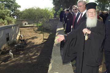 Συνεργείο της τουρκικής δασικής υπηρεσίας κατέστρεψε τη Μονή Μεταμορφώσεως της Χάλκης