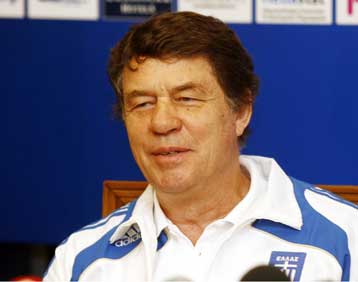 Έξι λεπτά νοιώθει ότι βρίσκεται στην Ελλάδα ο Ρεχάγκελ, που δεν συζητά για συμβόλαιο