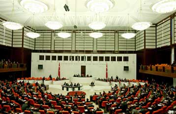 Την απαγόρευση του φιλοκουρδικού κόμματος εξετάζουν οι τουρκικές Αρχές