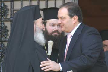 Τον Αρχιεπίσκοπο επισκέφθηκαν ο πρωθυπουργός και μέλη της Ιεράς Συνόδου