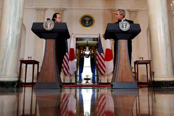 Η Βόρειος Κορέα στο επίκεντρο της συνάντησης του Μπους με τον Ιάπωνα πρωθυπουργό