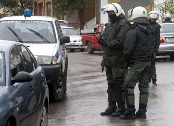 Σε διαθεσιμότητα αξιωματικός της ΕΛ.ΑΣ. που εμπλέκεται στην υπόθεση των Ζωνιανών