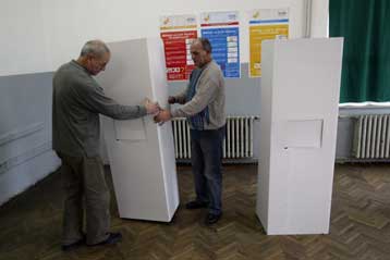 Κρίσιμες διπλές εκλογές στο Κοσσυφοπέδιο λίγο πριν τη λήξη των διαπραγματεύσεων