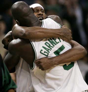 Ένα ακόμη ρεκόρ κατέρριψαν οι Σέλτικς με το 92-91 επί των Χιτ