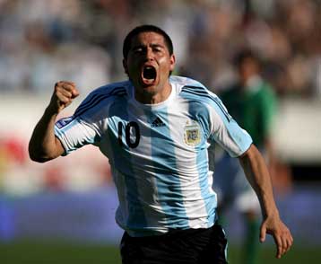 Ηγέτης της Αργεντινής ο Ρικέλμε στο 3-0 επί της Βολιβίας