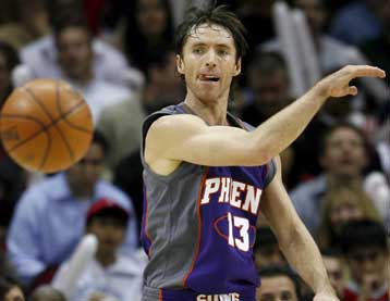 Πέρασαν και από το Χιούστον οι Σανς με νίκη επί των Ρόκετς με 115-105