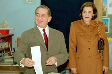 Προβάδισμα του Τ.Παπαδόπουλου έναντι του Δ.Χριστόφια εν όψει των προεδρικών εκλογών