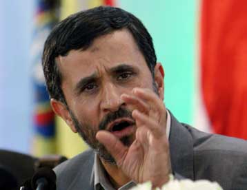 Σχέδιο για εμπλουτισμό ουρανίου σε ουδέτερο έδαφος εκτός Ιράν εξετάζει ο Αχμαντινετζάντ