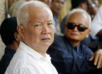 Σε δίκη για γενοκτονία άλλος ένας πρώην ηγέτης των Ερυθρών Χμερ