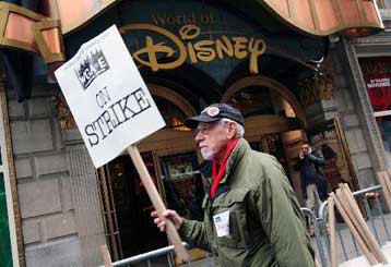 Φάνηκαν ήδη τα πρώτα θύματα της απεργίας των Αμερικανών σεναριογράφων