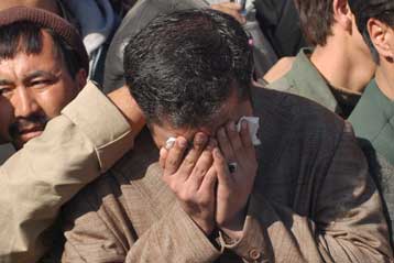 Αδιακρίτως κατά του πλήθους πυροβόλησαν φρουροί Αφγανών βουλευτών υποστηρίζει ο ΟΗΕ