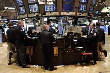 Χαμηλό τριμήνου για τον Dow Jones, «βουτιά» και στα ευρωπαϊκά χρηματιστήρια τη Δευτέρα