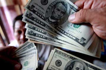 Νέο ιστορικό ρεκόρ για το ευρώ, στα 1,4786 δολάρια, εν αναμονή μείωσης επιτοκίων της Fed