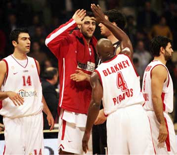 Με… ενδεκάδα κόντρα στην Προκόμ Τρεφλ ο Ολυμπιακός