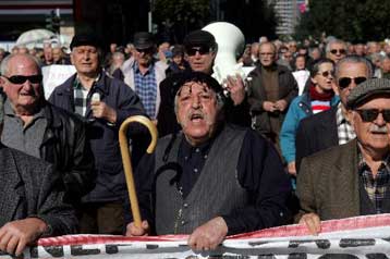 Σφικτή εισοδηματική πολιτική για μισθωτούς και συνταξιούχους και το 2008