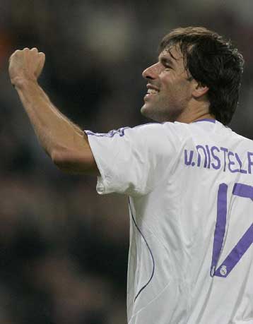 Μέχρι το 2010 ανανεώνει στη Ρεάλ ο Φαν Νίστελροϊ