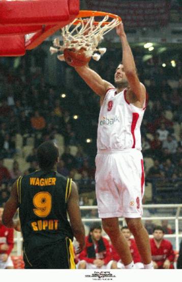 Ο Ολυμπιακός «έπνιξε» την Προκόμ με 109-65 στο ΣΕΦ