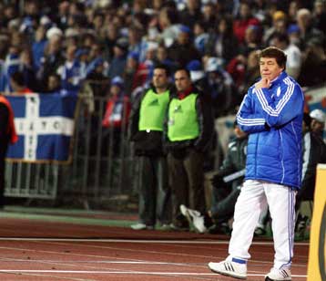 Πέναλτι και… αήττητο με Ρεχάγκελ στον πάγκο