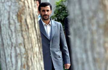 Προσωπική επίθεση για ανηθικότητα κατά του Μ.Αχμαντινετζάντ σε ιρανική εφημερίδα