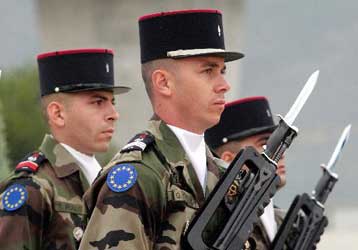 Για άλλους 12 μήνες η ειρηνευτική αποστολή της ΕΕ στη Βοσνία-Ερζεγοβίνη