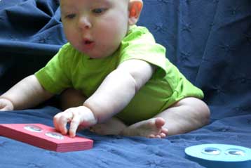 Τα βρέφη ξεχωρίζουν άνετα τους φίλους από τους εχθρούς