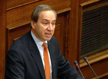 Αντιδράσεις στη Βουλή για την υπαγωγή των υπαλλήλων της Αlpha στο ΕΤΑΤ