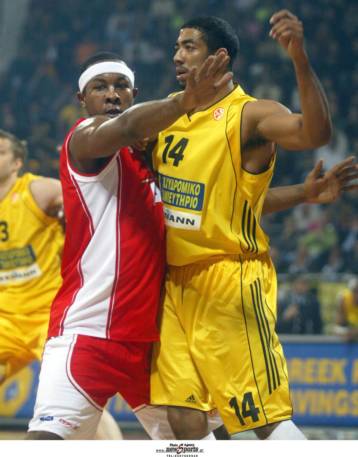 Παίξαμε σαν… δέντρα, λέει ο Χέρμπερτ-Δεν είναι οδυνηρή ήττα, εκτιμά ο Καλαϊτζής