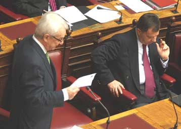 Επικρίσεις στην κυβέρνηση για την παραίτηση της ηγεσίας της Αρχής Προσωπικών Δεδομένων