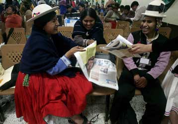 Εν μέσω δακρυγόνων η συνεδρίαση για το νέο Σύνταγμα της Βολιβίας