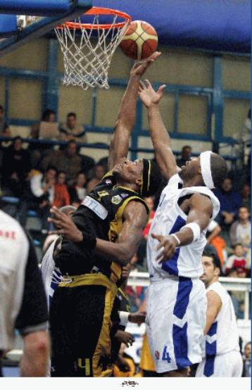 Ούτε η ΑΕΚ έσπασε το αήττητο του Πανελληνίου που επικράτησε 77-75 στην παράταση