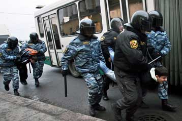 Δεκάδες συλλήψεις σε αντικυβερνητική διαδήλωση στην Αγία Πετρούπολη