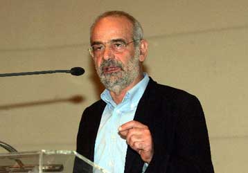 Ανοιχτό το ενδεχόμενο αποχώρησής του από την ηγεσία του ΣΥΝ αφήνει ο Αλ.Αλαβάνος