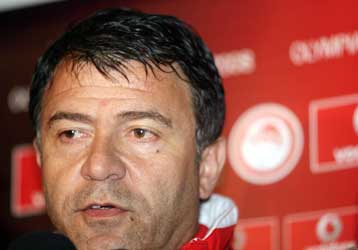 Οδηγός μας τα προηγούμενα ματς, τονίζει ο εντυπωσιασμένος από τον κόσμο Λεμονής