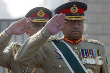 Παραιτήθηκε από την ηγεσία των Ενόπλων Δυνάμεων ο Περβέζ Μουσάραφ