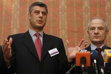 Ο κύβος ερρίφθη για το Κόσοβο, ανησυχία παρά τις δεσμεύσεις για αποφυγή βίας